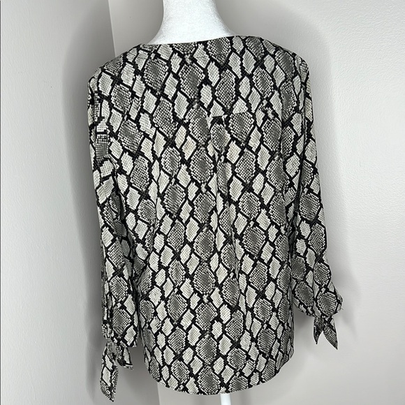 Snake Print V-Neck Blouse - Picture 4 of 4